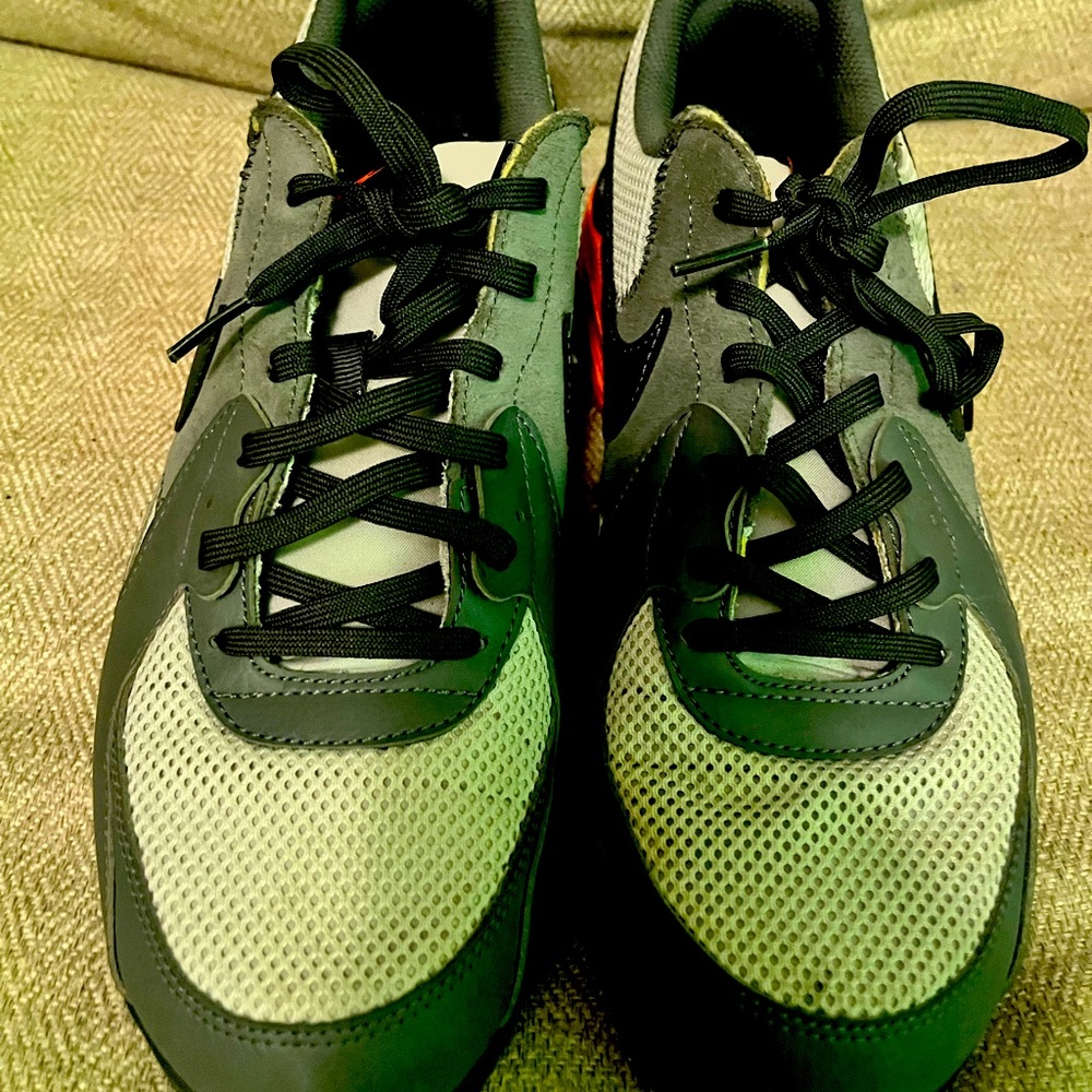 Nike airs